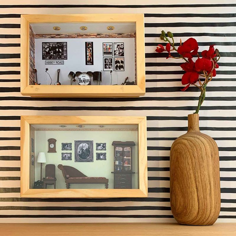 QUADRO_MINIATURA_PROFISSAO_MOLDURA_PINUS_BEATLES_VA11011_PAPEL_CRAFT
