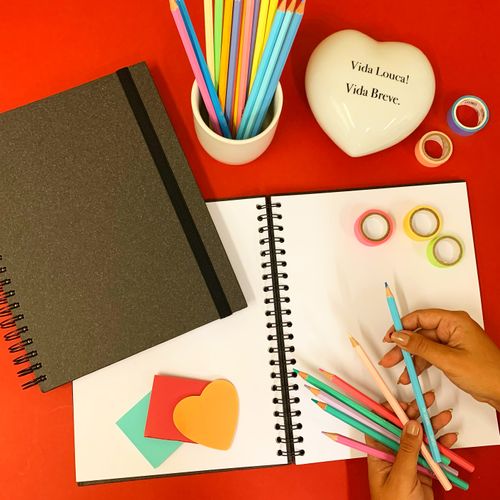 CADERNO A4 SEM PAUTA 90 FOLHAS 
KHEPERA CHUMBO