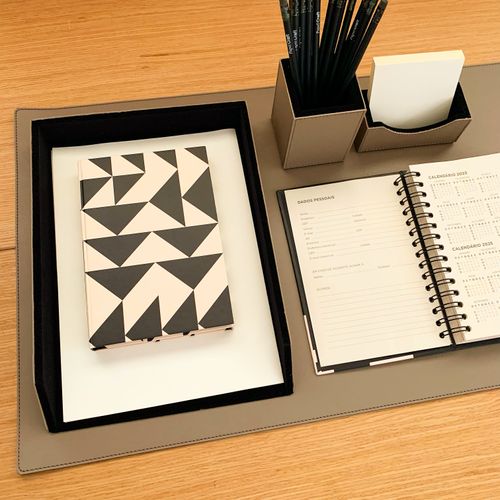 Caderno Duplo Costurado EstampaTRIANGULOS PRETO E OFF