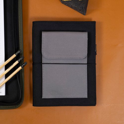 Caderno A5 C/ Capa E Estojo
PRETO/CINZA