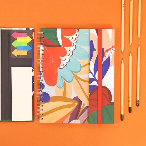 Caderno A4 C/ Aba 90 Folhas
ANTURIO JULIA FONTES