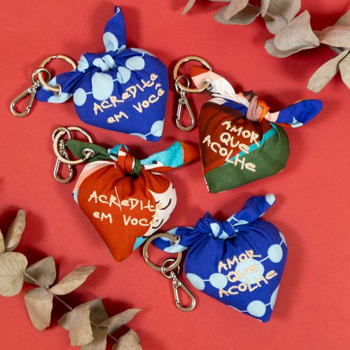 Chaveiro com Bordado
AMOR QUE ACOLHE