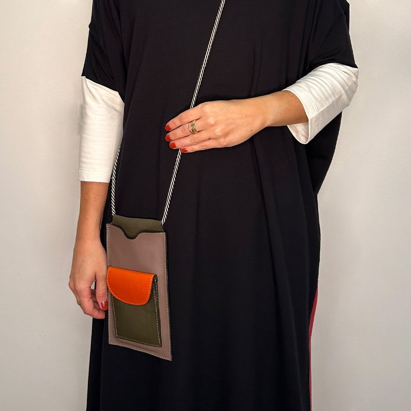 BOLSINHA_MAXI_PORTA_CELULAR_TRICOLOR_GRAFITE_CO3065_1