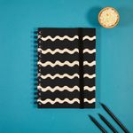 CADERNO_A5_90_FOLHAS_ONDA_GRAFICA_CA2350_2