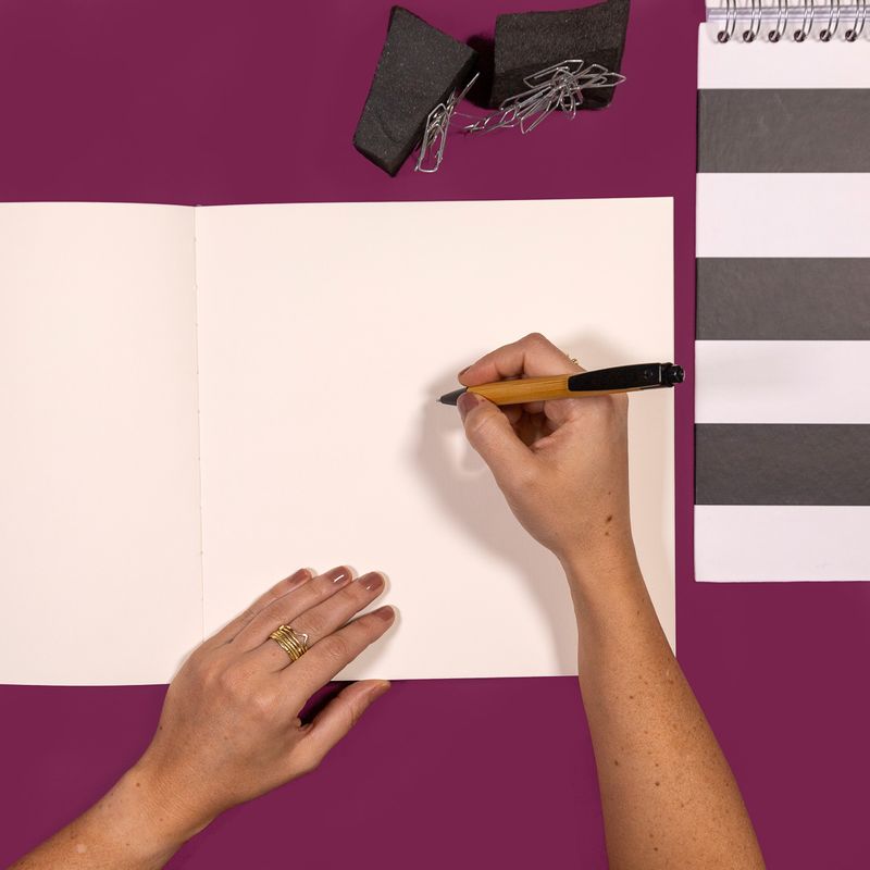 CADERNO_ASSINATURA_COM_LOMBADA_EXPOSTA_-LISTRAS_P_B_GG_CA3328_PAPEL_CRAFT_3