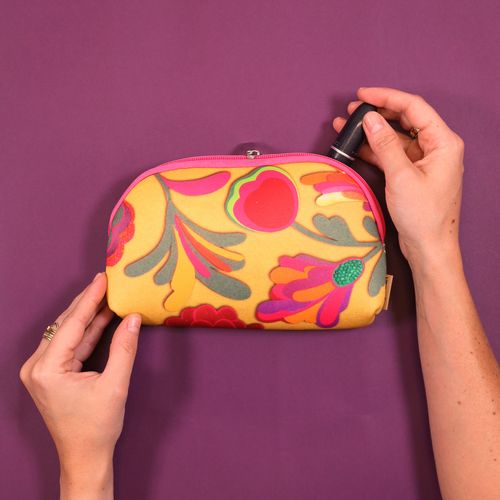 Nécessaire Neoprene Estampada FLORAL COLAGEM BEBEL