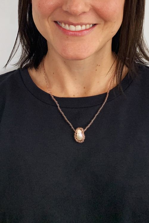 Colar Celina Miçanga e Pérola Doce
ROSA
