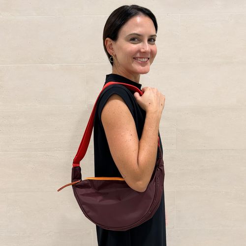 Pochete Nylon Impermeável
VINHO/VERMELHO/LARANJA