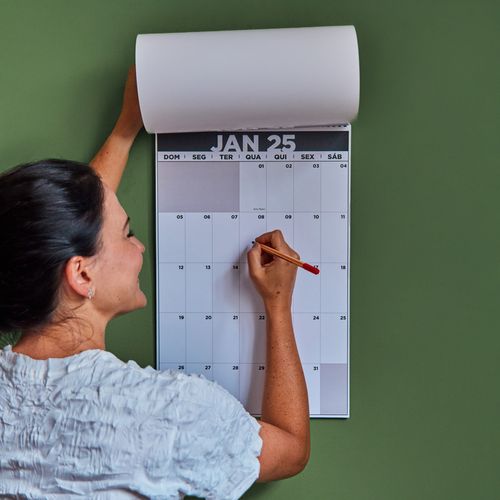 Calendário de Parede Tipográfico 2025