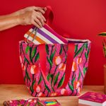 NECESSAIRE_LONA_TRIANGULO_P_LISTRAS_COLORIDAS_CO3082_PAPEL_CRAFT_2