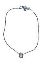 COLAR_CELINA_MICANGA_E_PEROLA_DOCE_AZUL_ESCURO_ROU2138_PAPEL_CRAFT_4.jpg