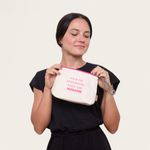 NECESSAIRE_LONA_TRINAGULOS_P_FRASES_MADAME_CO3095_PAPEL_CRAFT_2.jpg