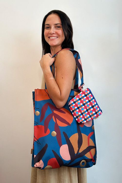 Bolsa Tote Oxford com Necessaire
JU AMORA AZUL