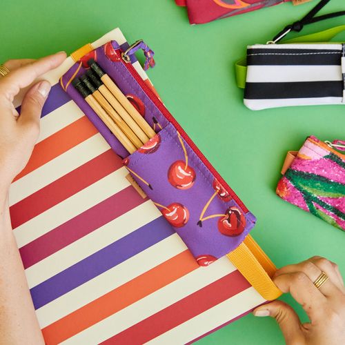 Estojo Bolso Para Caderno Elástico Estampado CEREJA