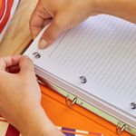 REFIL_DE_FICHARIO_UNIVERSITARIO_A4_100_FOLHAS_LISTRAS_P_B_GG_RL1067_PAPEL_CRAFT_2.jpg