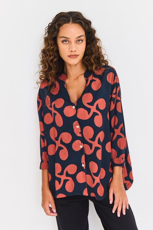 Blusa Estampada Botões e Gola Japonesa Arabesco