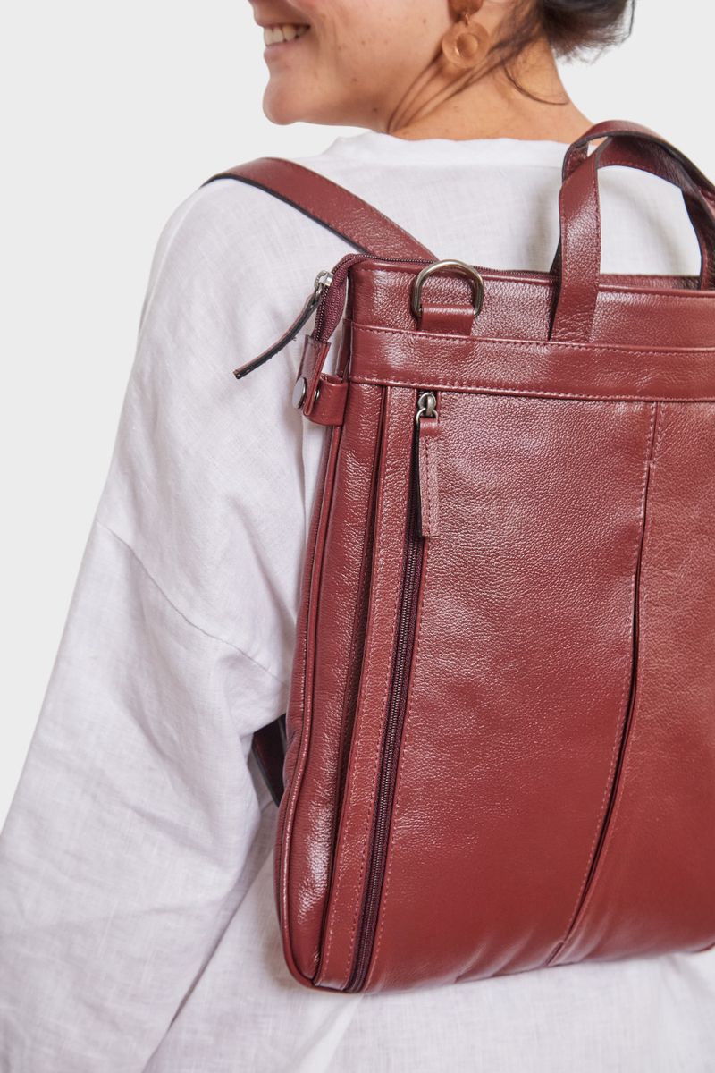 MOCHILA_COURO_VICTORIA_PORTA_LAP_TOP_13_VINHO_CO2850_PAPEL_CRAFT_3.jpg