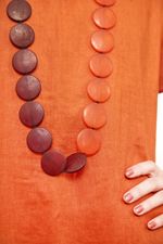 COLAR_MEDALHAS_FOSCAS_AMBAR_TERRA_ROU2214_PAPEL_CRAFT_3.jpg