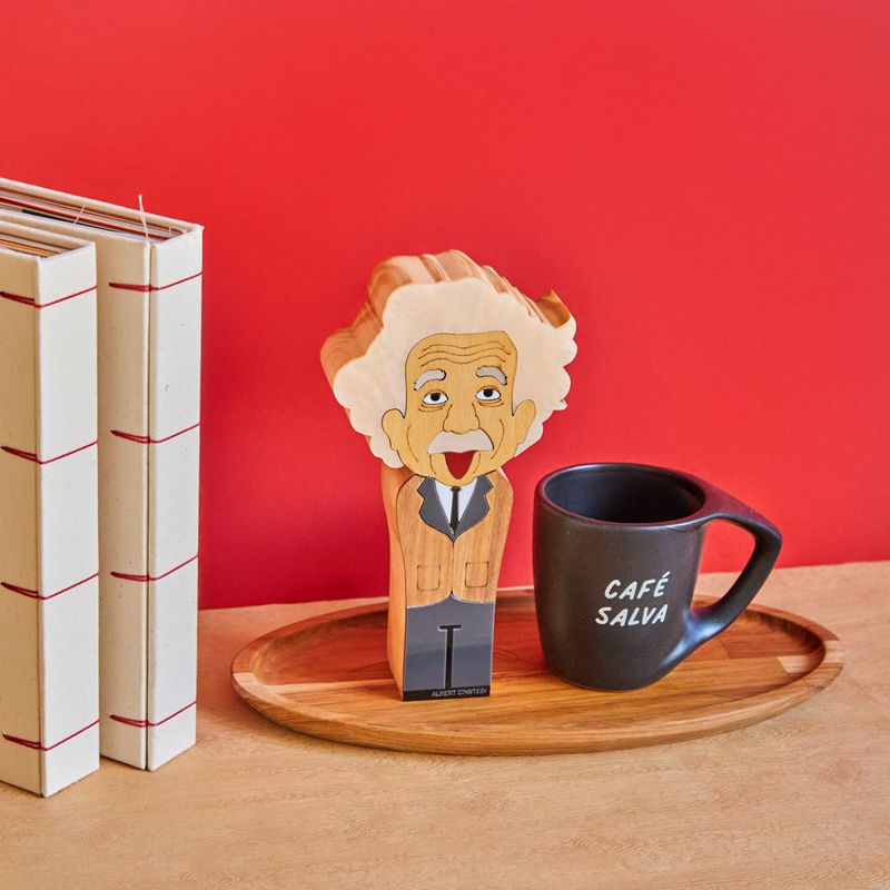 KOKESHI_ESCULTURA_EINSTEIN_VA22386_PAPEL_CRAFT_2.jpg