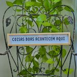 LUMINARIA_FRASES_42_8_CM_COISAS_BOAS_ACONTECEM_AQUI_VA10952_PAPEL_CRAFT_4.jpg