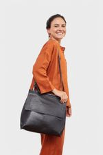 BOLSA_DE_COURO_MERCI_PRETA_CO2211_PAPEL_CRAFT_1.jpg