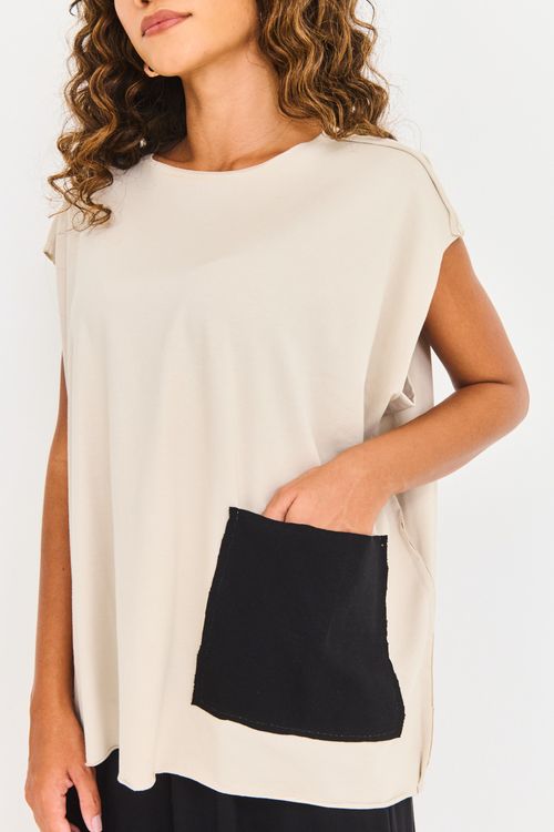 Blusa Malha Algodão Pima Bolso Ribana Off/Preta