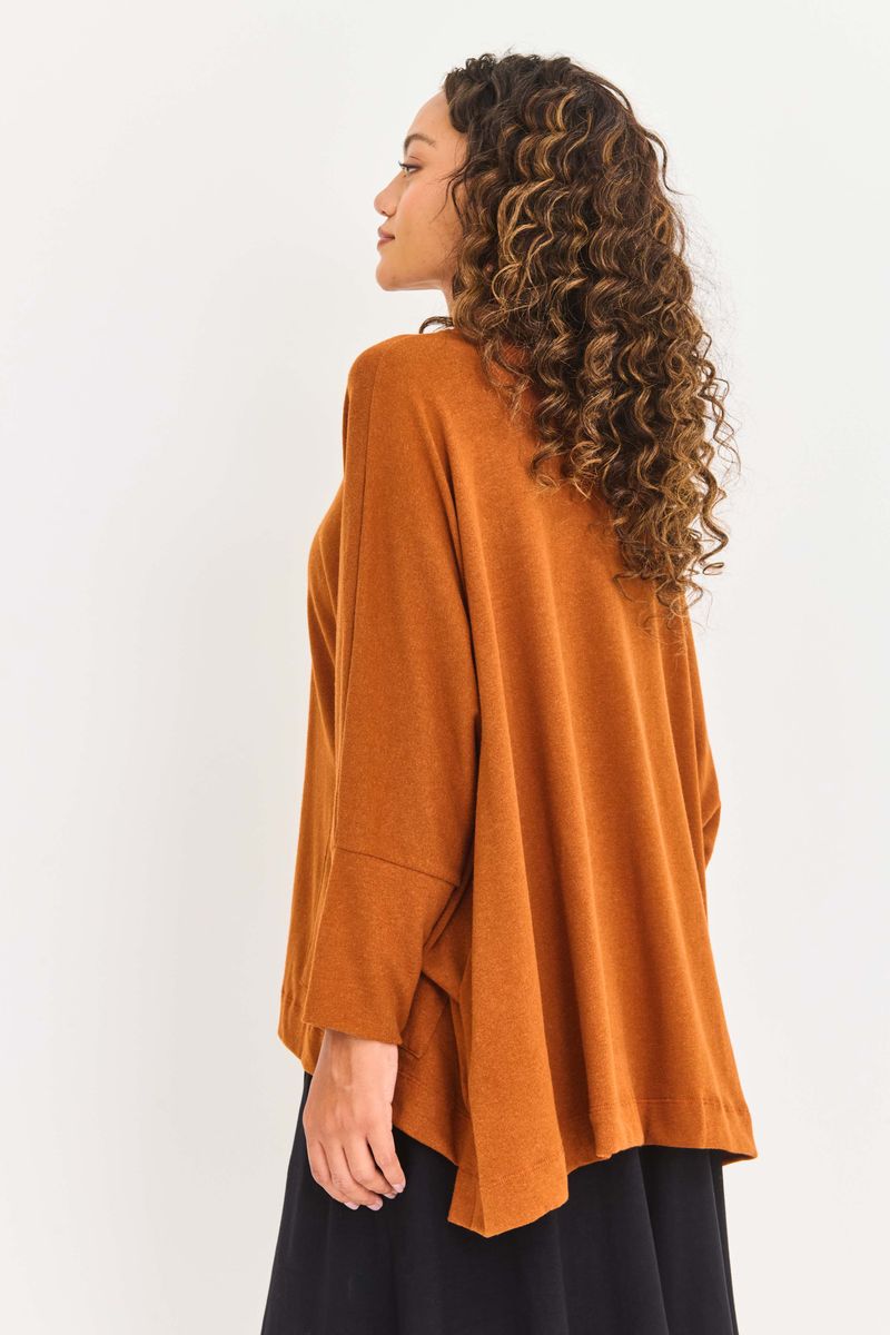 BLUSA_MALHA_VERGE_MANGA_LONGA_BOLSOS_FRENTE_CANELA_ROU2199_PAPEL_CRAFT_3.jpg