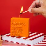 VELA_QUADRADA_PEQUENA_BEIJO_240_GRAMAS_HO10332_PAPEL_CRAFT_2.jpg