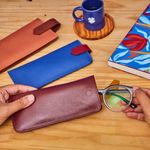 PORTA_OCULOS_DUPLO_COURO_MALBEC_GOLD_CO3088_PAPEL_CRAFT_2.jpg