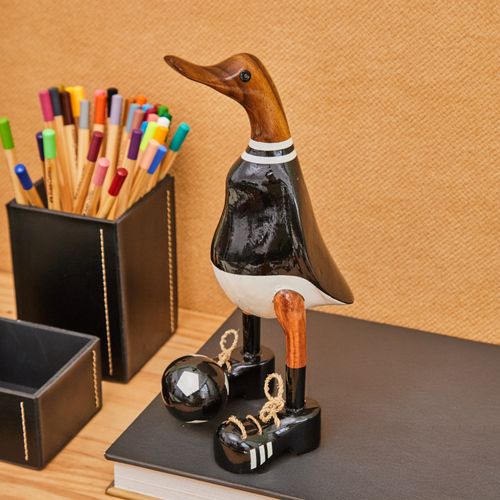 Escultura Pato Futebol P PRETO E BRANCO