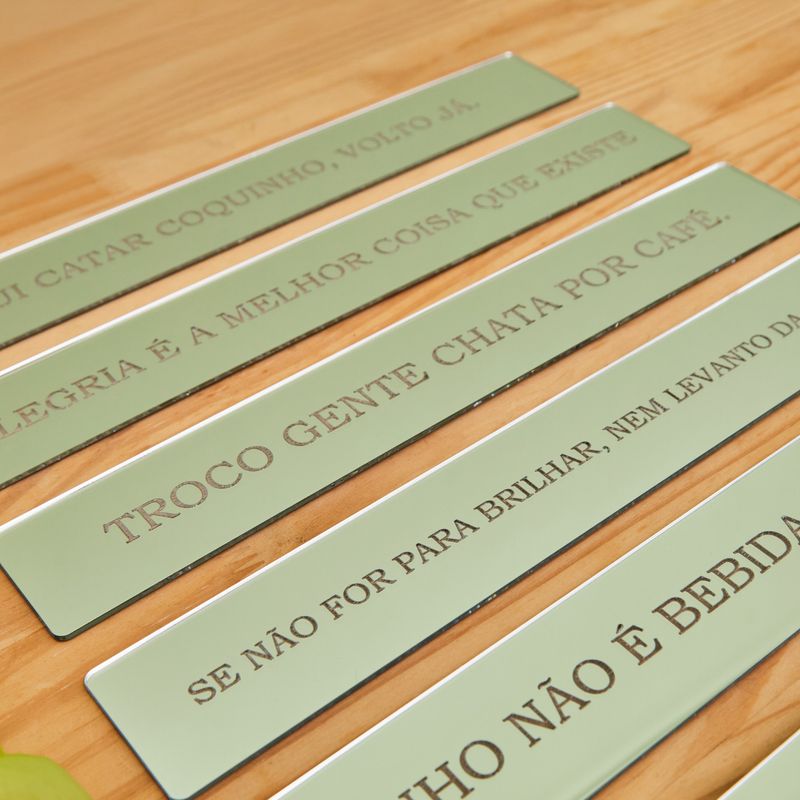 PLACA_ACRILICO_ESPELHADO_TROCO_GENTE_CHATA_POR_CAFE_VA22479_PAPEL_CRAFT_2.jpg