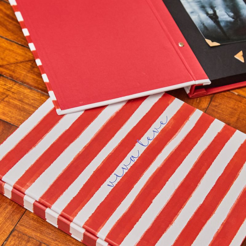 ALBUM_PINO_VERTICAL_26_X_32_50_FOLHAS_LISTRAS_CANELA_PAPEL_CRAFT_3