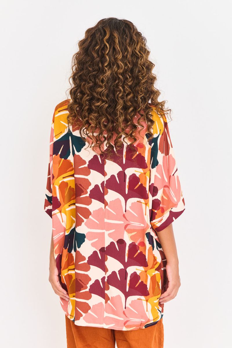 BLUSA_ESTAMPADA_BOTOES_E_RECORTES_GINKO_ROU2189_PAPEL_CRAFT_3