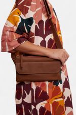 POCHETE_DE_COURO_PEQUENA_TAN_CO3126_PAPEL_CRAFT_2.jpg