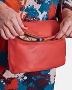BOLSA_COURO_MEIA_LUA_ACEROLA_CO3125_PAPEL_CRAFT_2