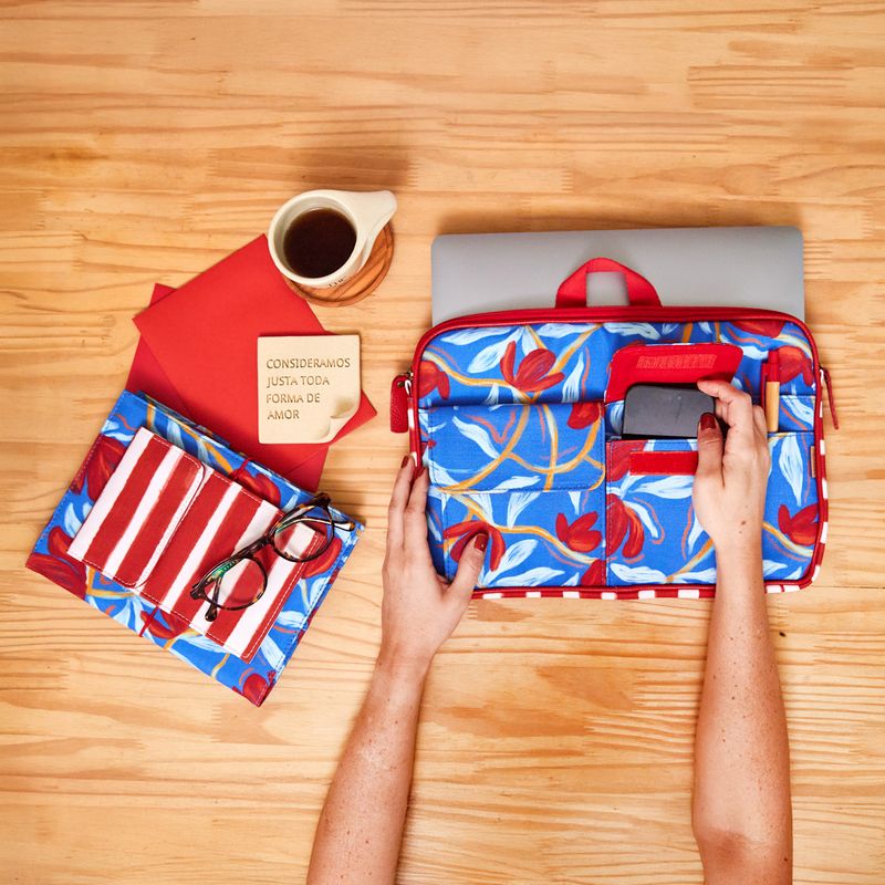 PORTA_LAPTOP_13_ESTAMPADO_FLORAL_POEMA_LISTRAS-BOSQUE_CO3132_PAPEL_CRAFT_4