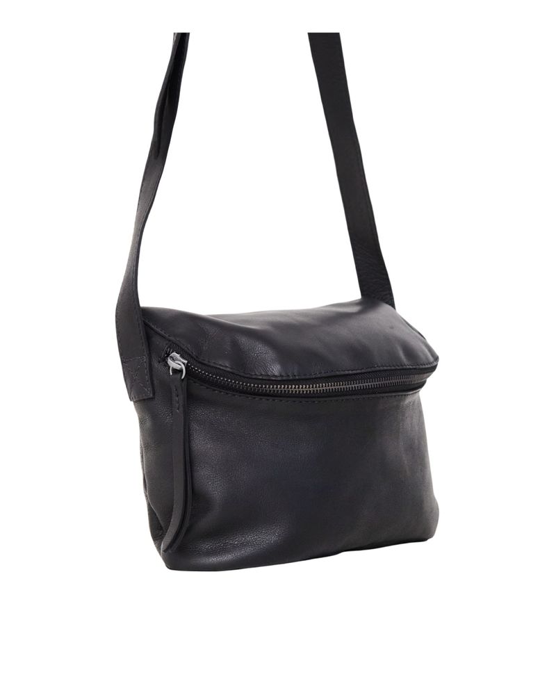 BOLSA_COURO_MEIA_LUA_PRETA_CO3125_PAPEL_CRAFT_5