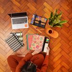 CADERNO_A4_90FLS_COM_ABA_ESTAMPAS_ONDA_GRAFICA_CA2982_PAPEL_CRAFT_2