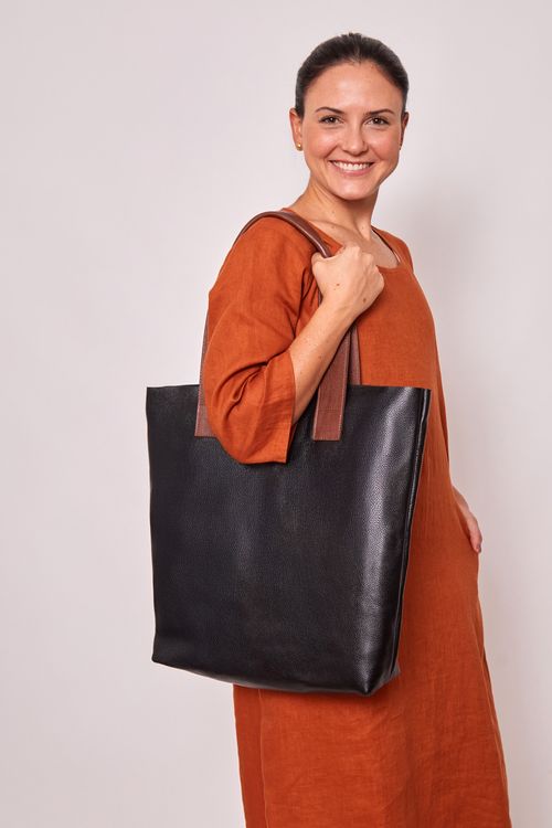 Bolsa de Couro Paris com Nécessaire PRETA