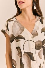 BLUSA_ESTAMPADA_BOTOES_DECOTE_V_LILIA_PB_ROU2270_PAPEL_CRAFT_2