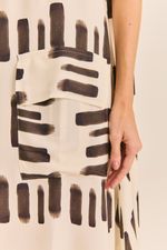 VESTIDO_ESTAMPADO_NO_COM_BOLSO_PINTURA_PB_ROU2284_PAPEL_CRAFT_2