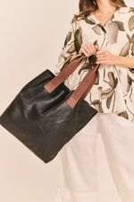 BOLSA_PARIS_COM_NECESSAIRE_CO3136_PRETA_PAPEL_CRAFT_1
