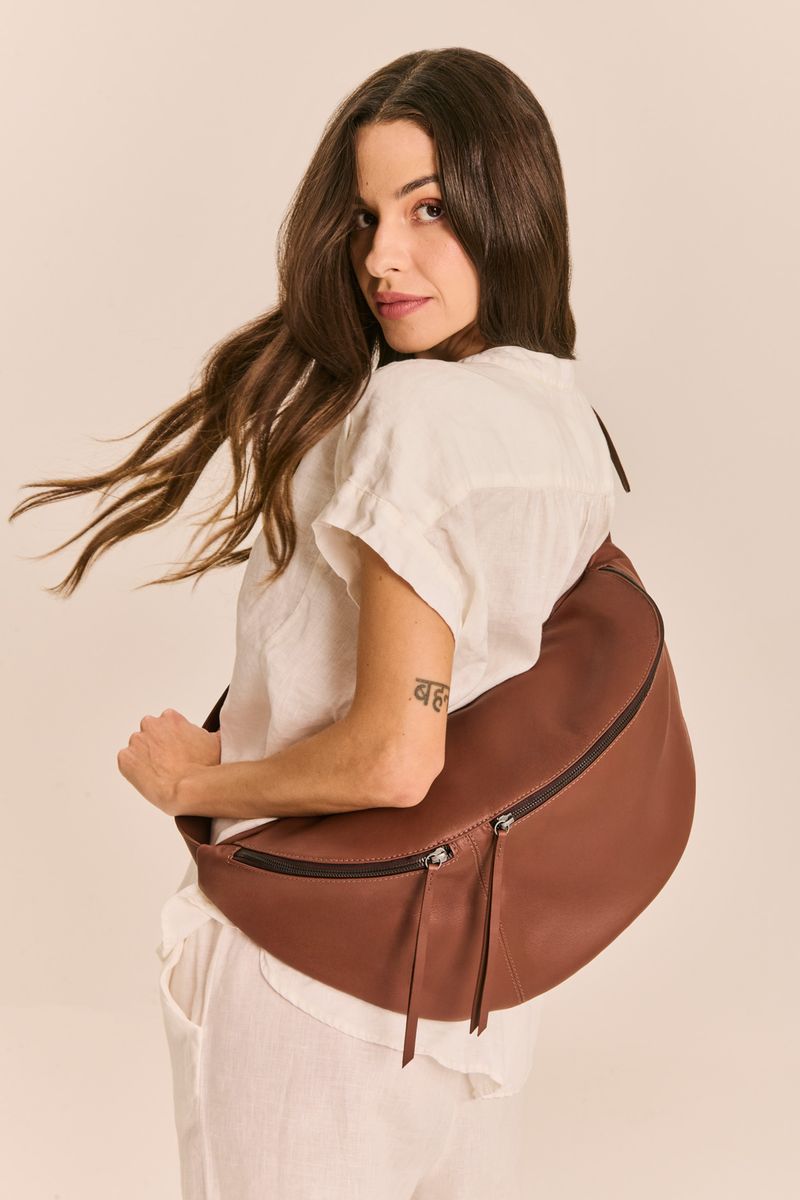 BOLSA_POCHETE_GRANDE_EM_COURO_MOGNO_CO2713_PAPEL_CRAFT_3