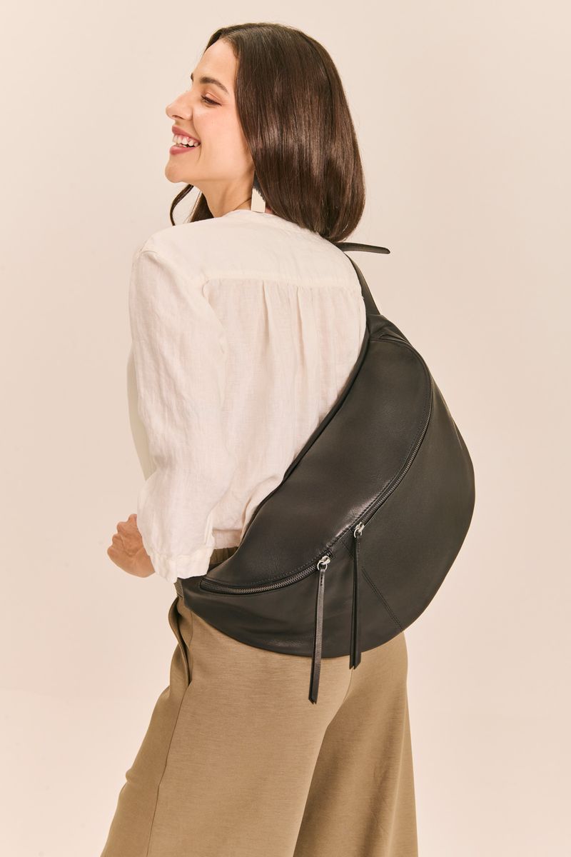 BOLSA_POCHETE_GRANDE_EM_COURO_PRETA_CO2713_PAPEL_CRAFT_2