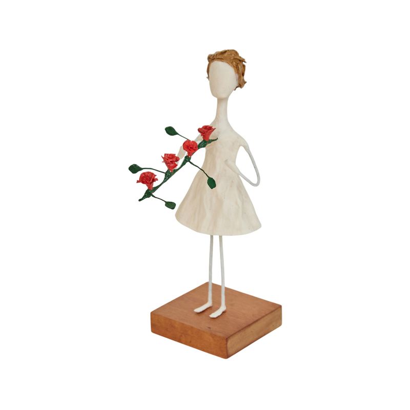 ESCULTURA_MENINA_SENTINDO_AMOR_HO10351_PAPEL_CRAFT_5
