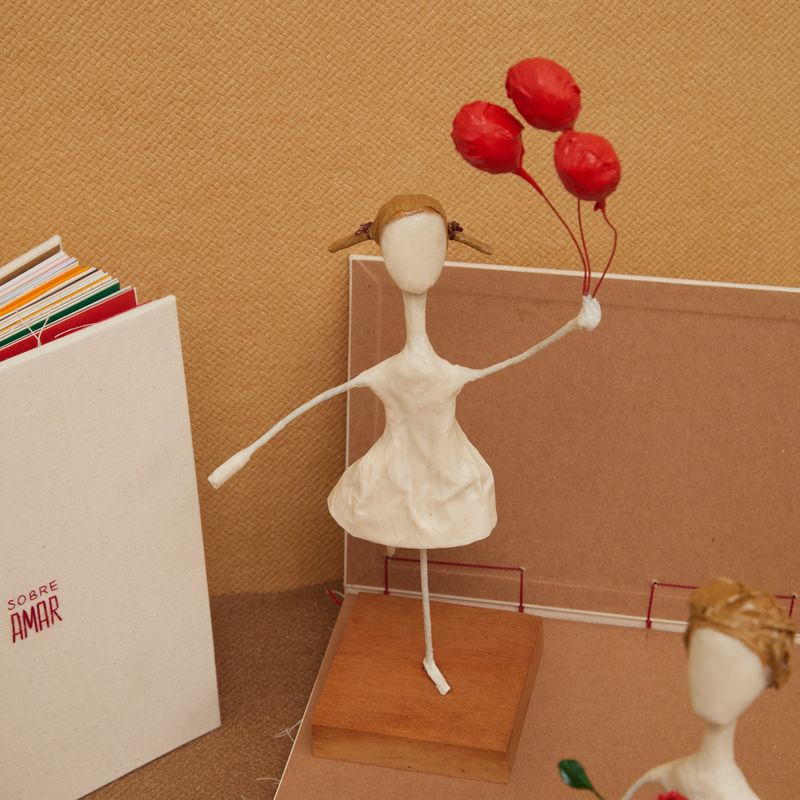 ESCULTURA_MENINA_COM_BALOES_HO10353_PAPEL_CRAFT_2