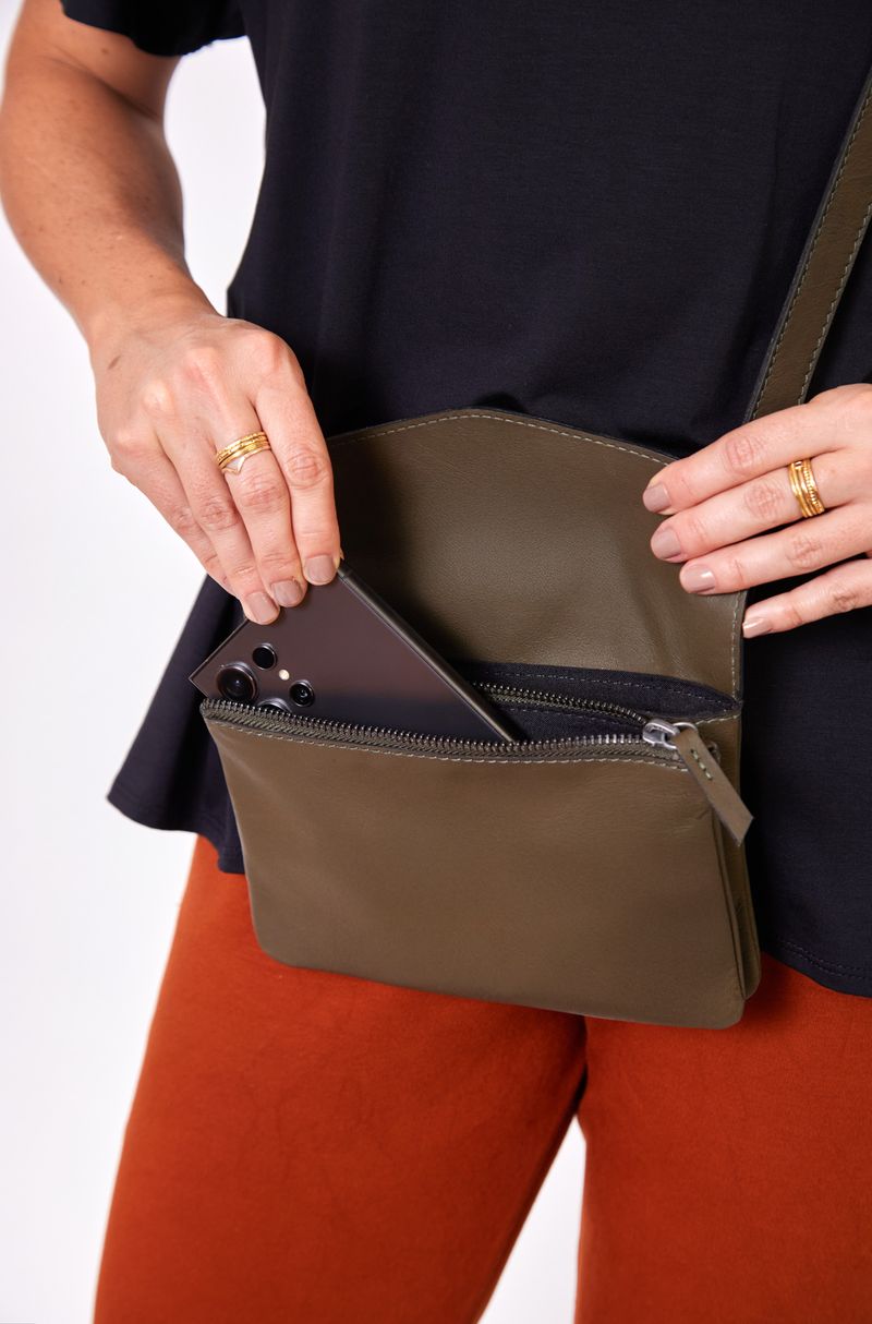 BOLSA_COURO_ENVELOPE_VERDE_CO3144_PAPEL_CRAFT_3