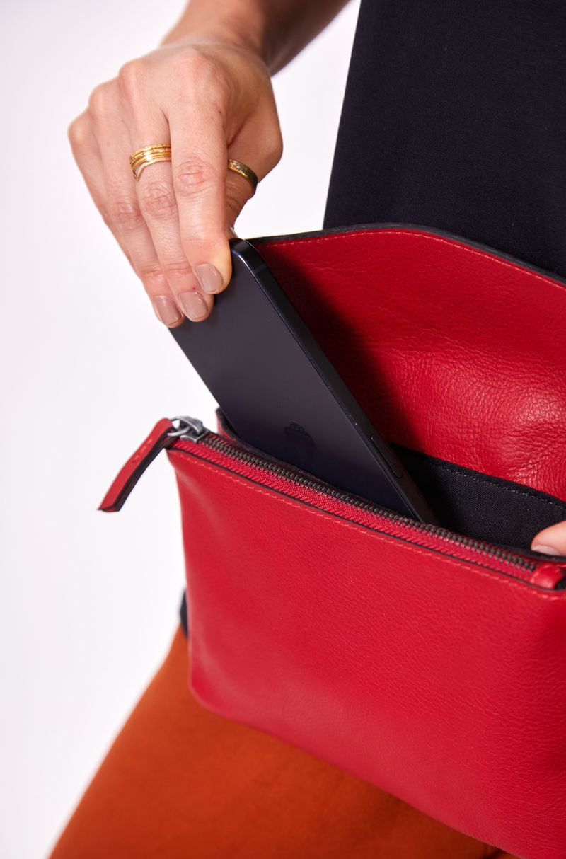 BOLSA_COURO_ENVELOPE_VERMELHO_CO3144_PAPEL_CRAFT_2