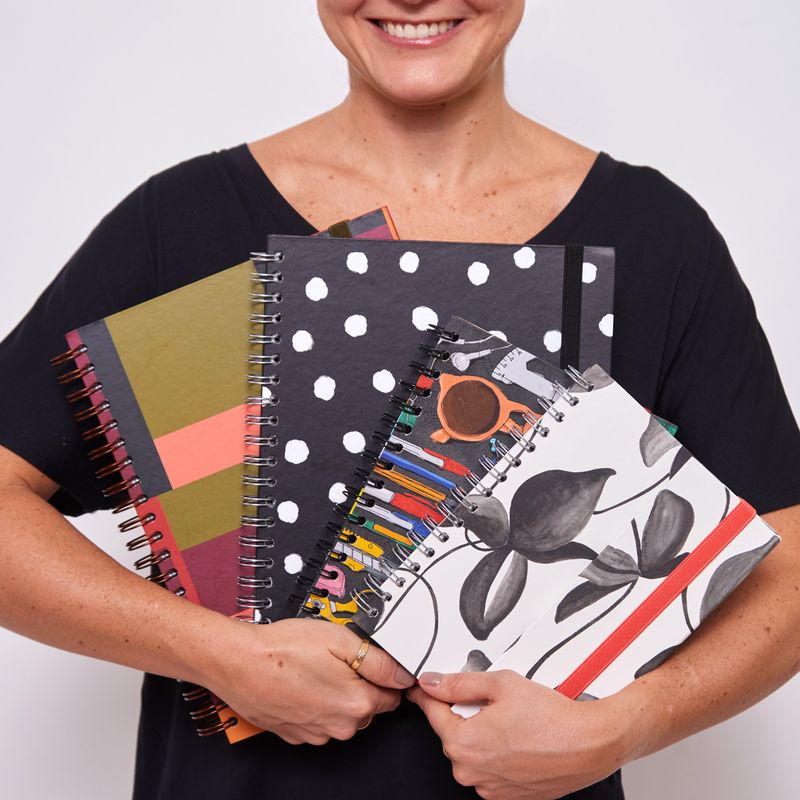 CADERNO_A4_90_FOLHAS_ESTAMPADAS_POA_PIPOCA_CA2230_PAPEL_CRAFT_2