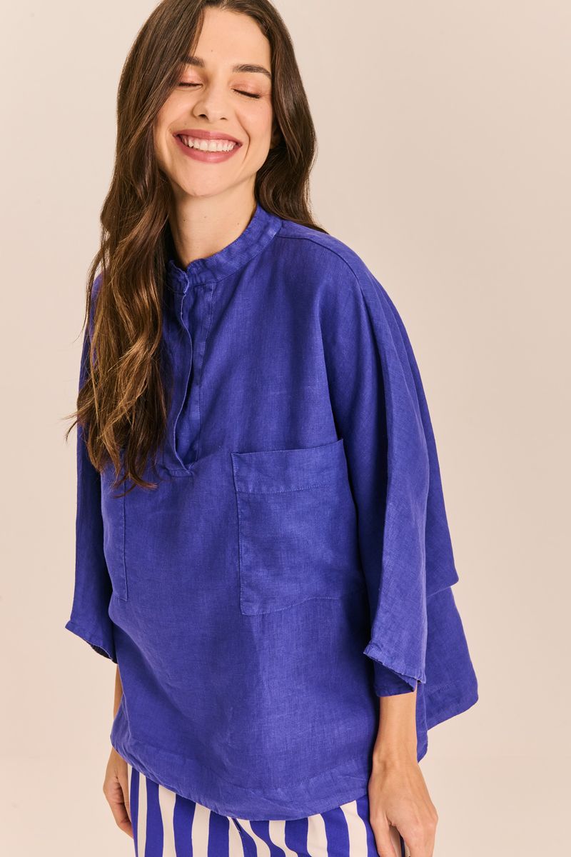 BLUSA_LINHO_AMPLA_BOLSOS_E_ABERTURA_FRENTE_AZUL_ROU2267_PAPEL_CRAFT_4